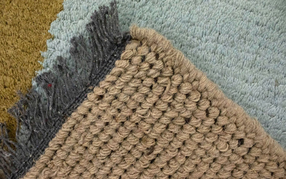 Nepal Teppich 140 x 70 cm - mehrfarbig