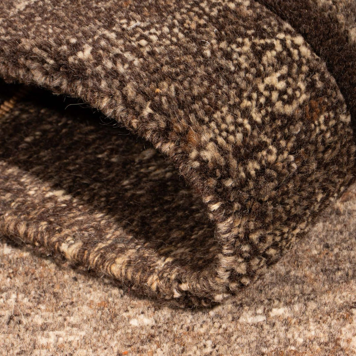 Nepal Teppich 140 x 70 cm - mehrfarbig