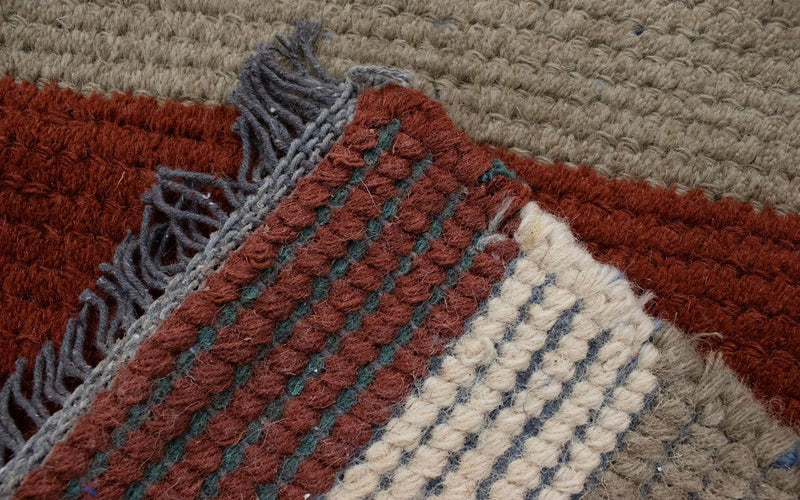 Nepal Teppich 140 x 70 cm - mehrfarbig