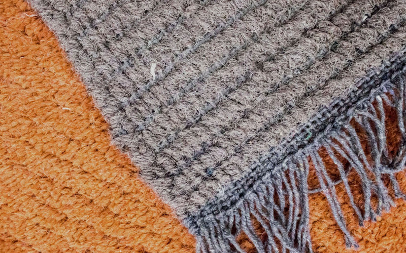 Nepal Teppich 140 x 70 cm - mehrfarbig