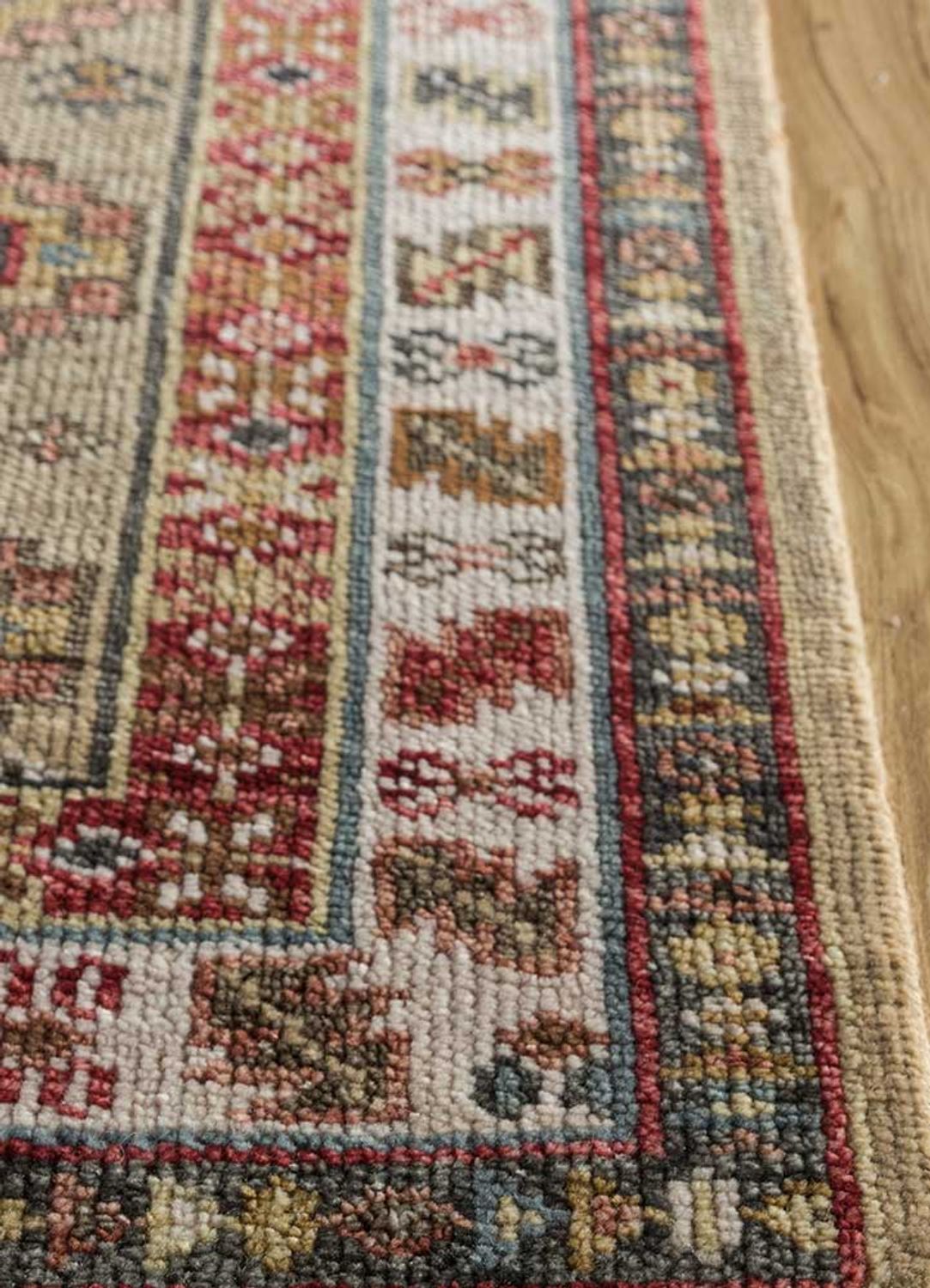 DP02-RUG1097982-240x150